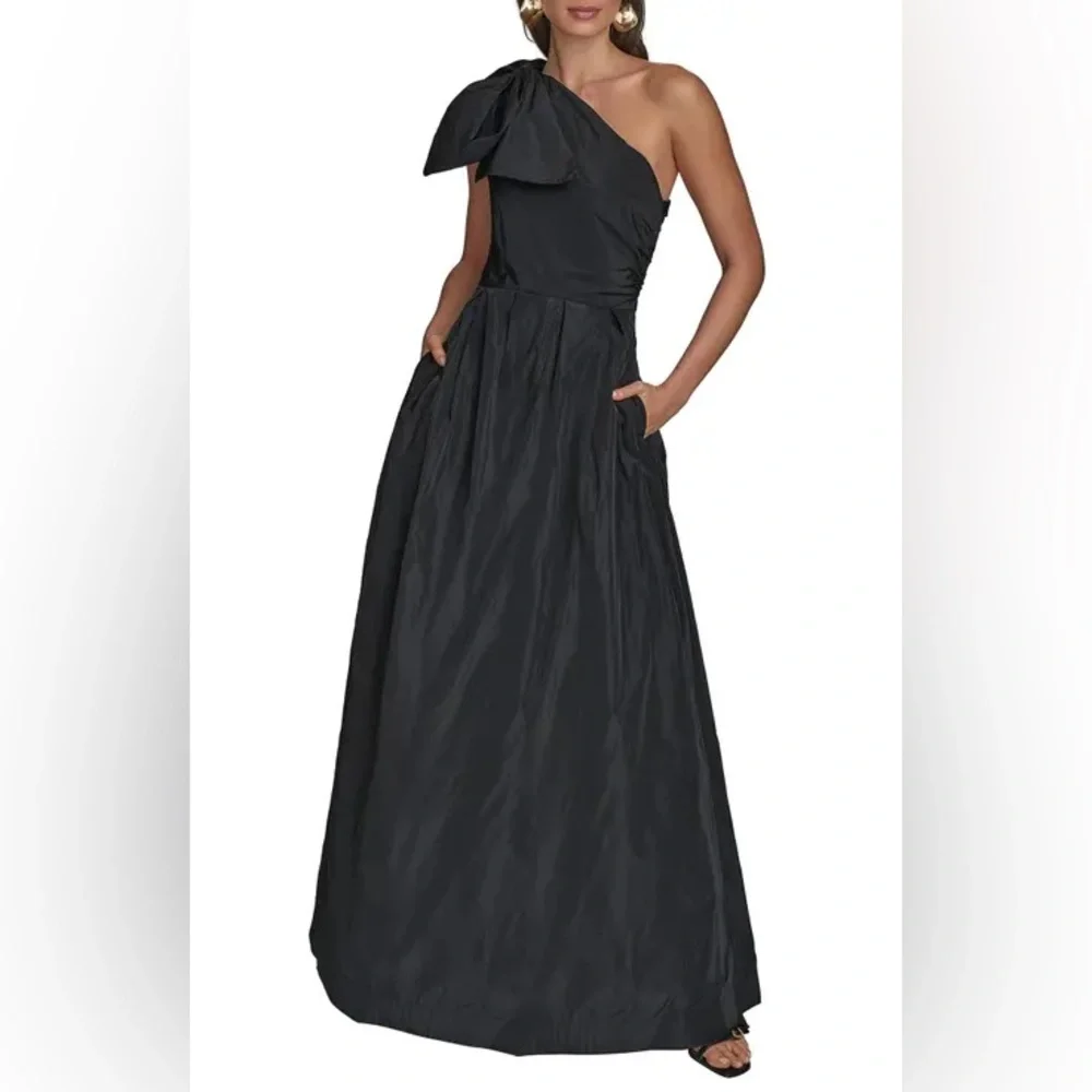 Bow One-Shoulder Gown Donna Karan New York - Picture 4 of 5
